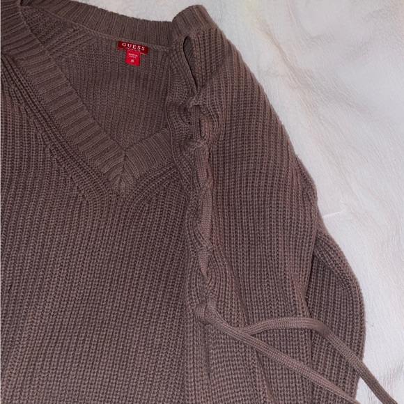 3 for $20!!! Guess tie-sleeve sweater - Picture 4 of 4